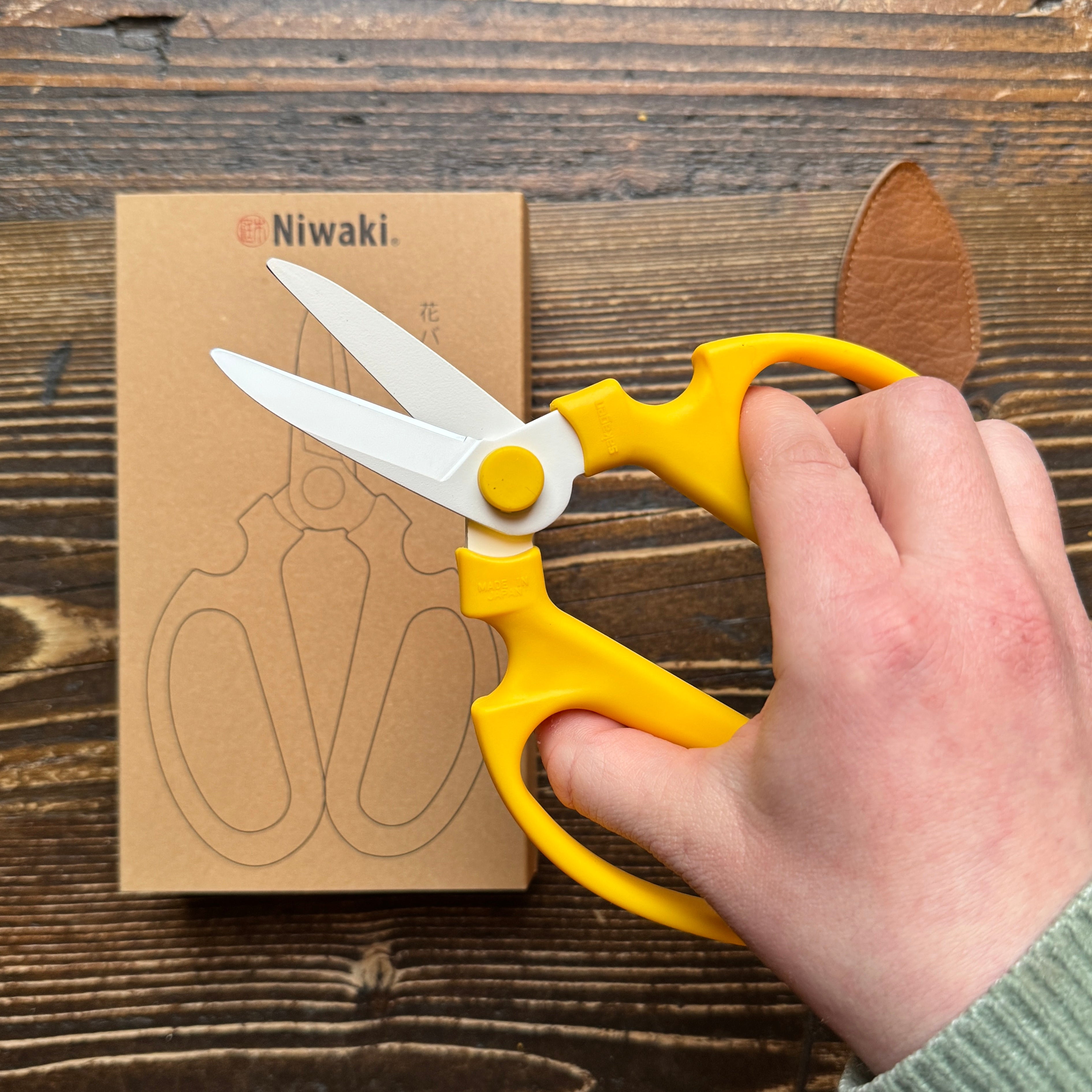 Sakagen Flower Scissors – Yellow Ikebana Snips