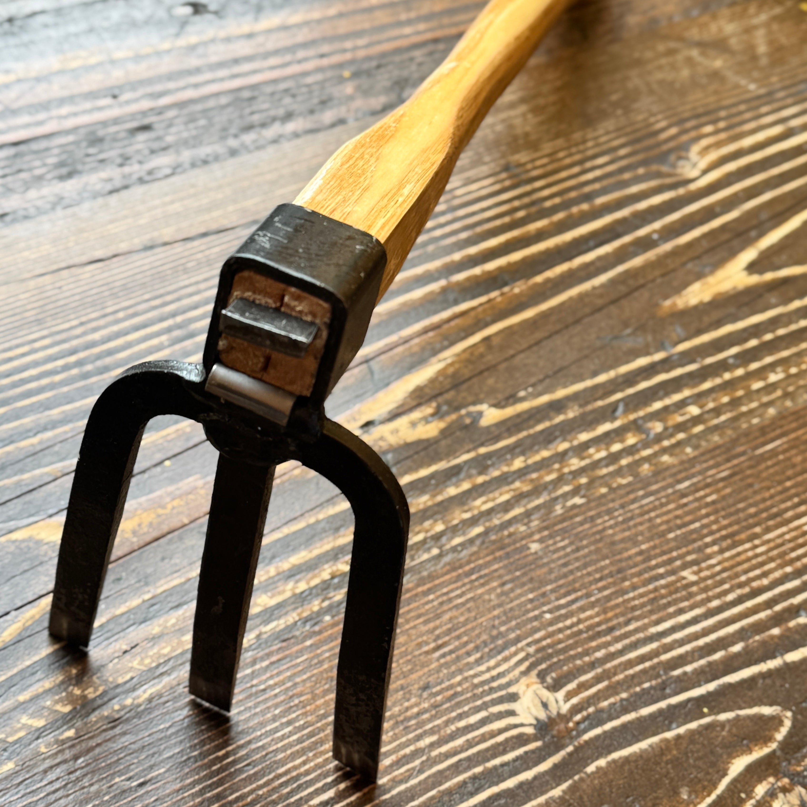 Niwaki Forked Hand Hoe