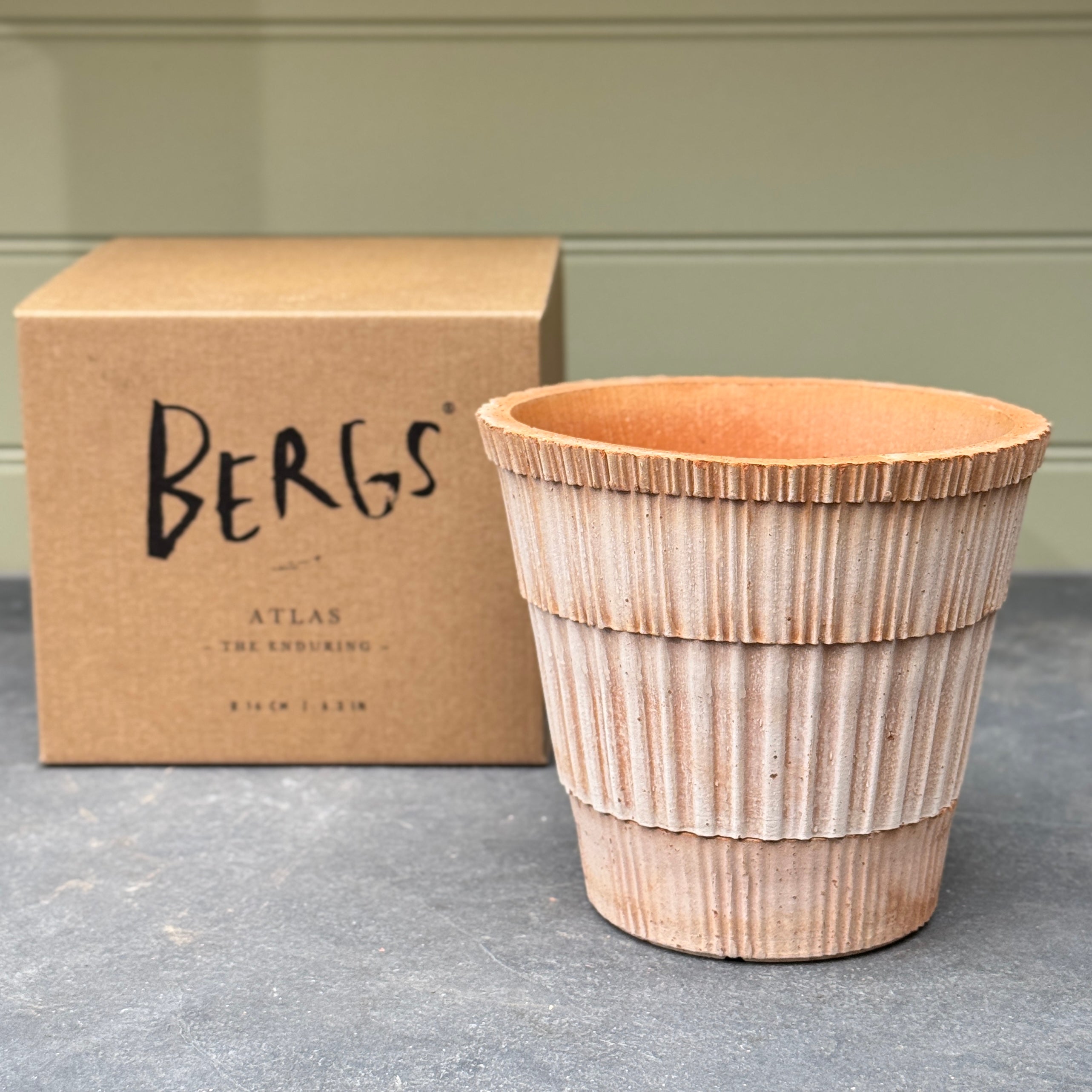 Bergs Potter Atlas Pot & Saucer Set - Rosa Terracotta
