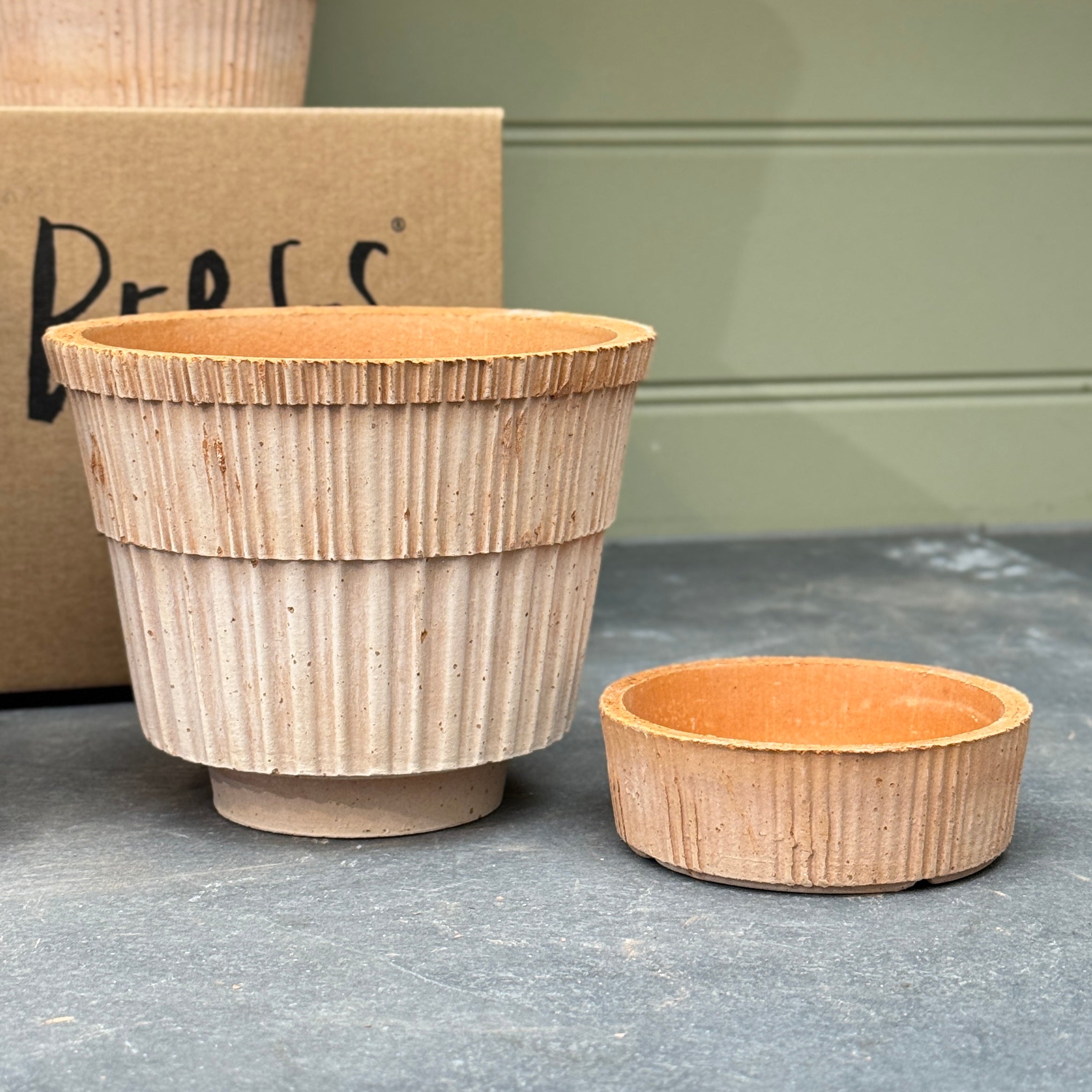 Bergs Potter Atlas Pot & Saucer Set - Rosa Terracotta