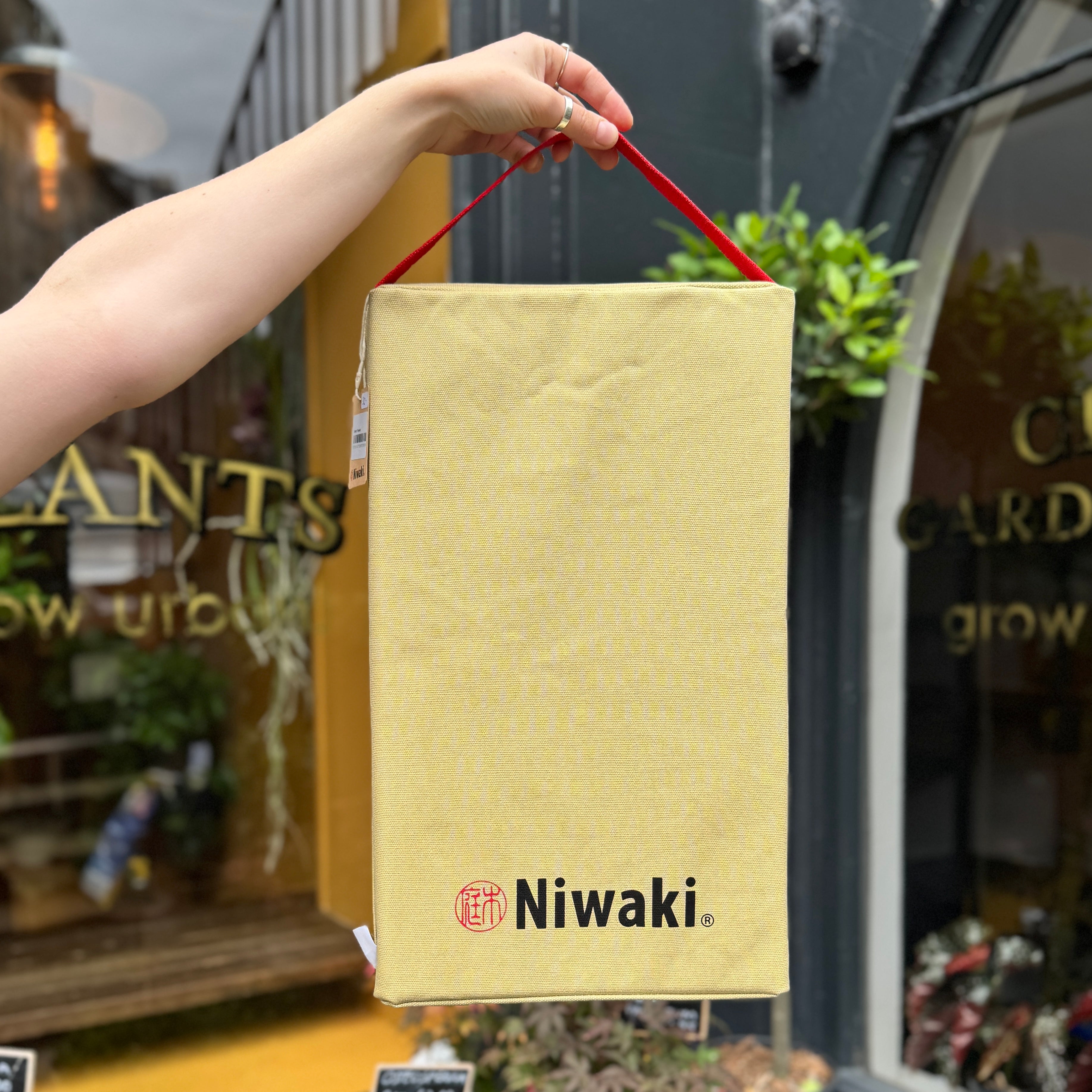 Niwaki Kneeler – Cushioned Garden Mat