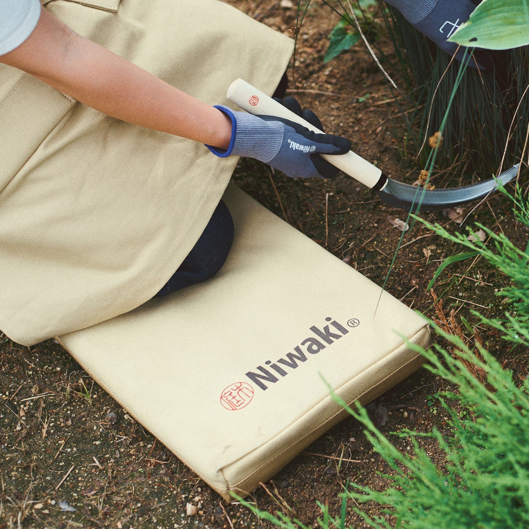 Niwaki Kneeler – Cushioned Garden Mat