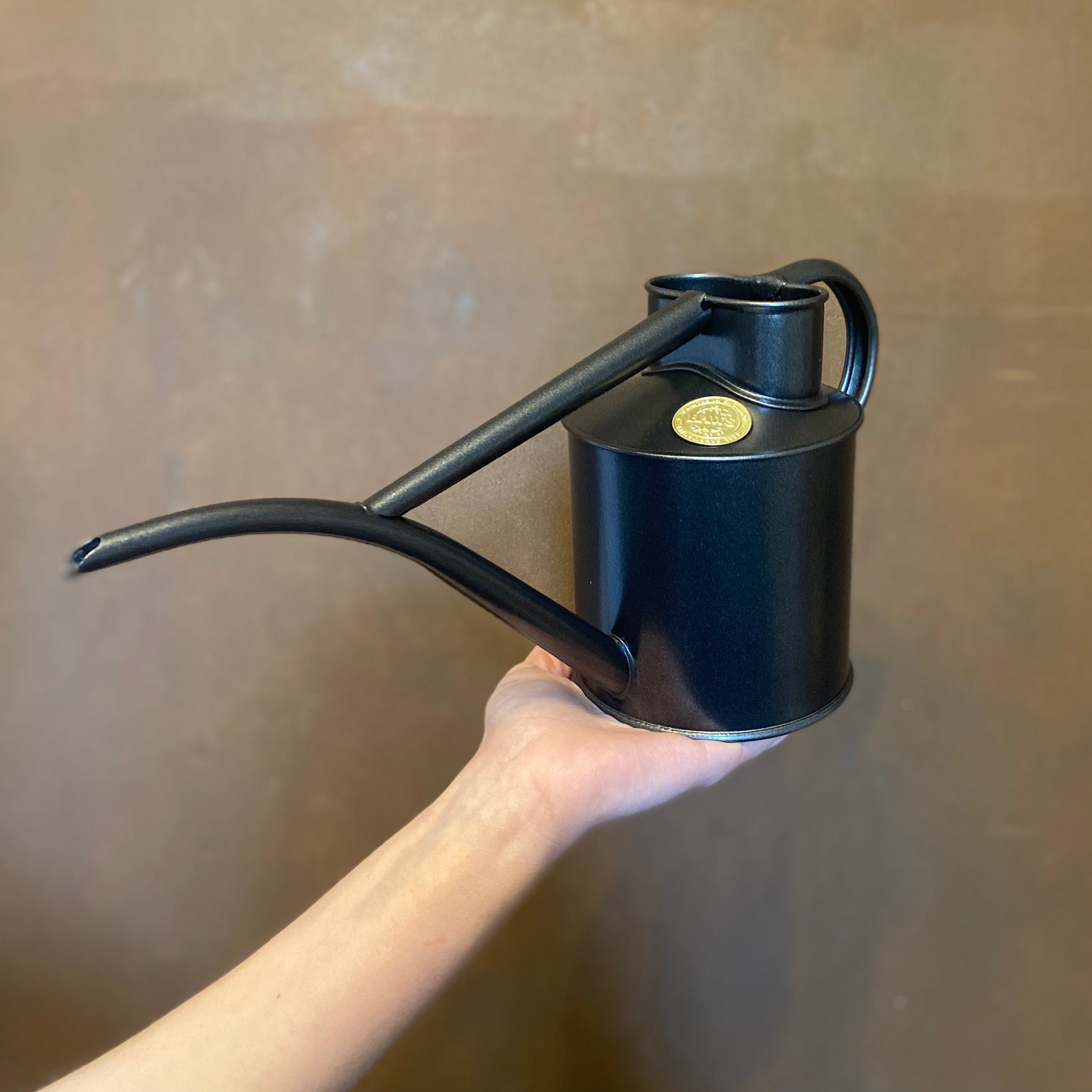 Haws | The Fazeley Flow Graphite - Two Pint - grow urban. UK