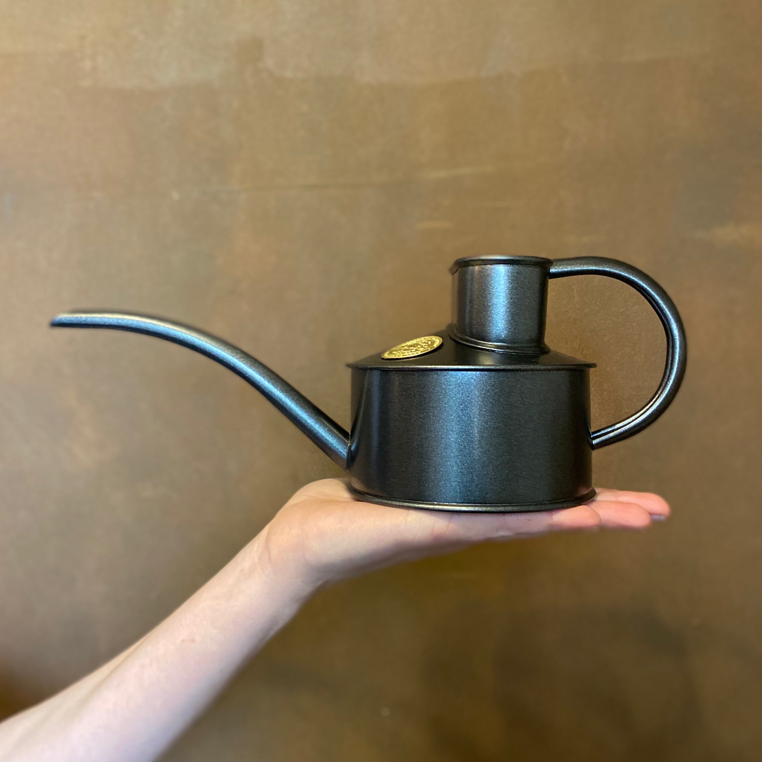 Haws | The Fazeley Flow Graphite - One Pint - grow urban. UK