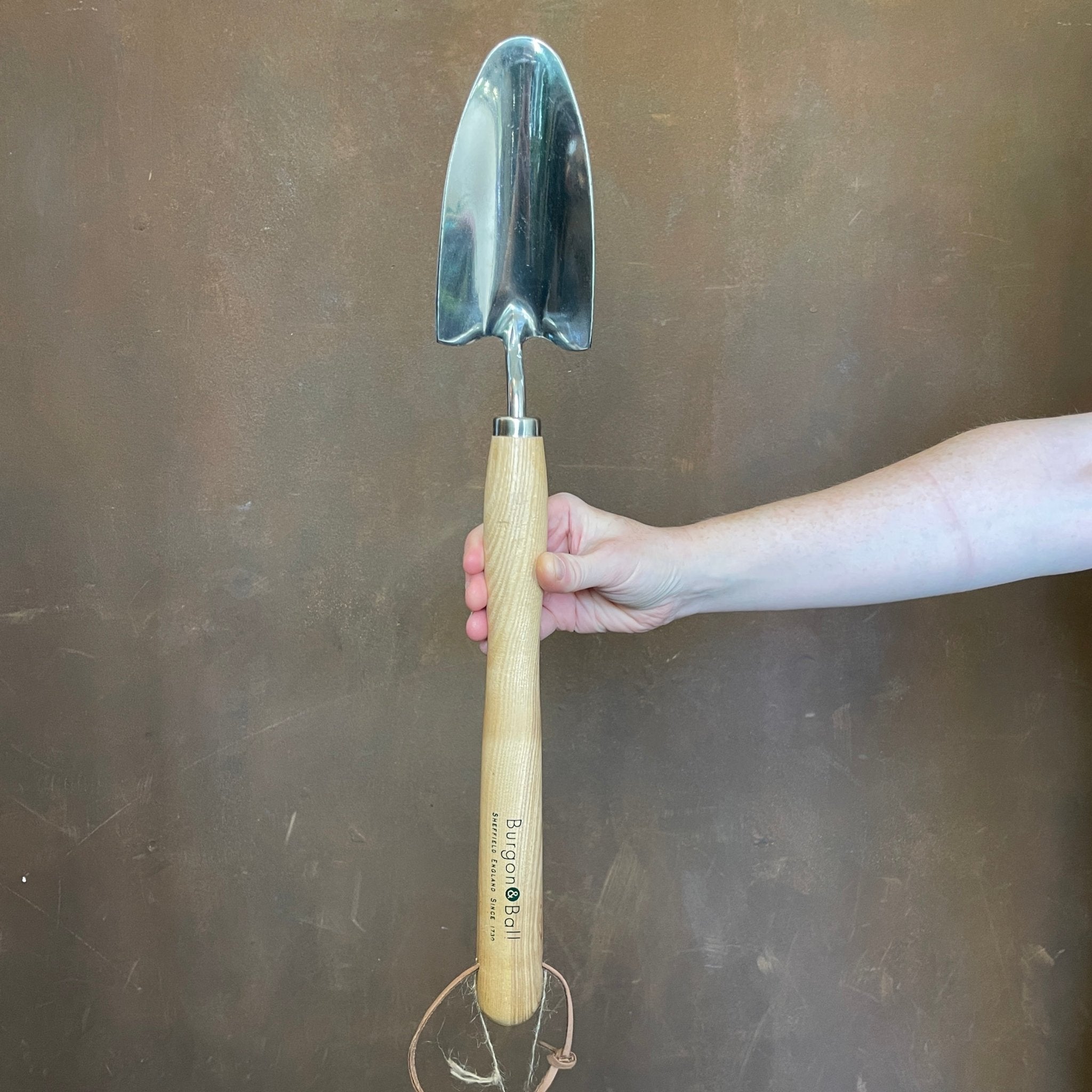 RHS Stainless Mid Handled Trowel - grow urban. UK