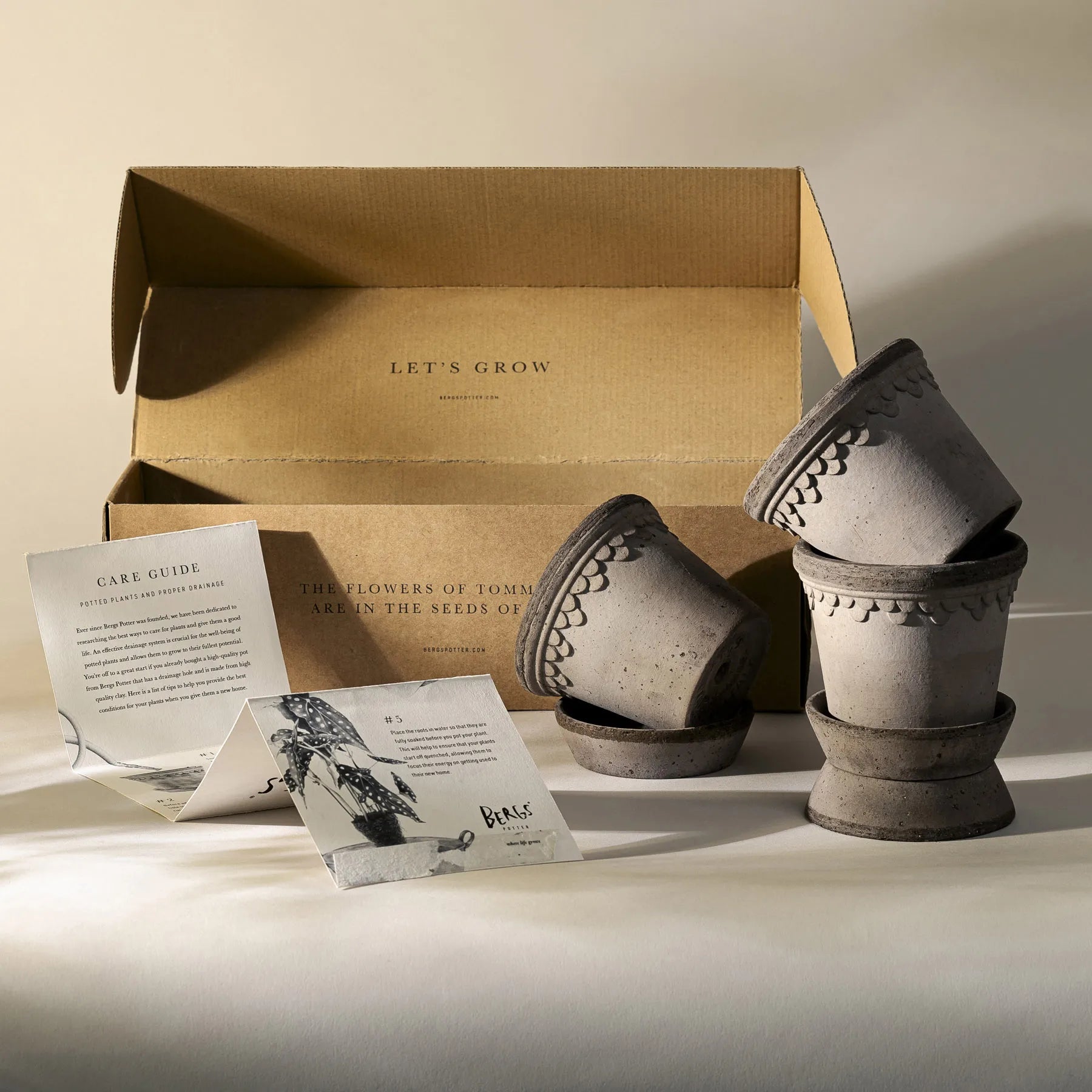 Bergs Potter Copenhagen Pot & Saucer Set of 3 – Grey Terracotta