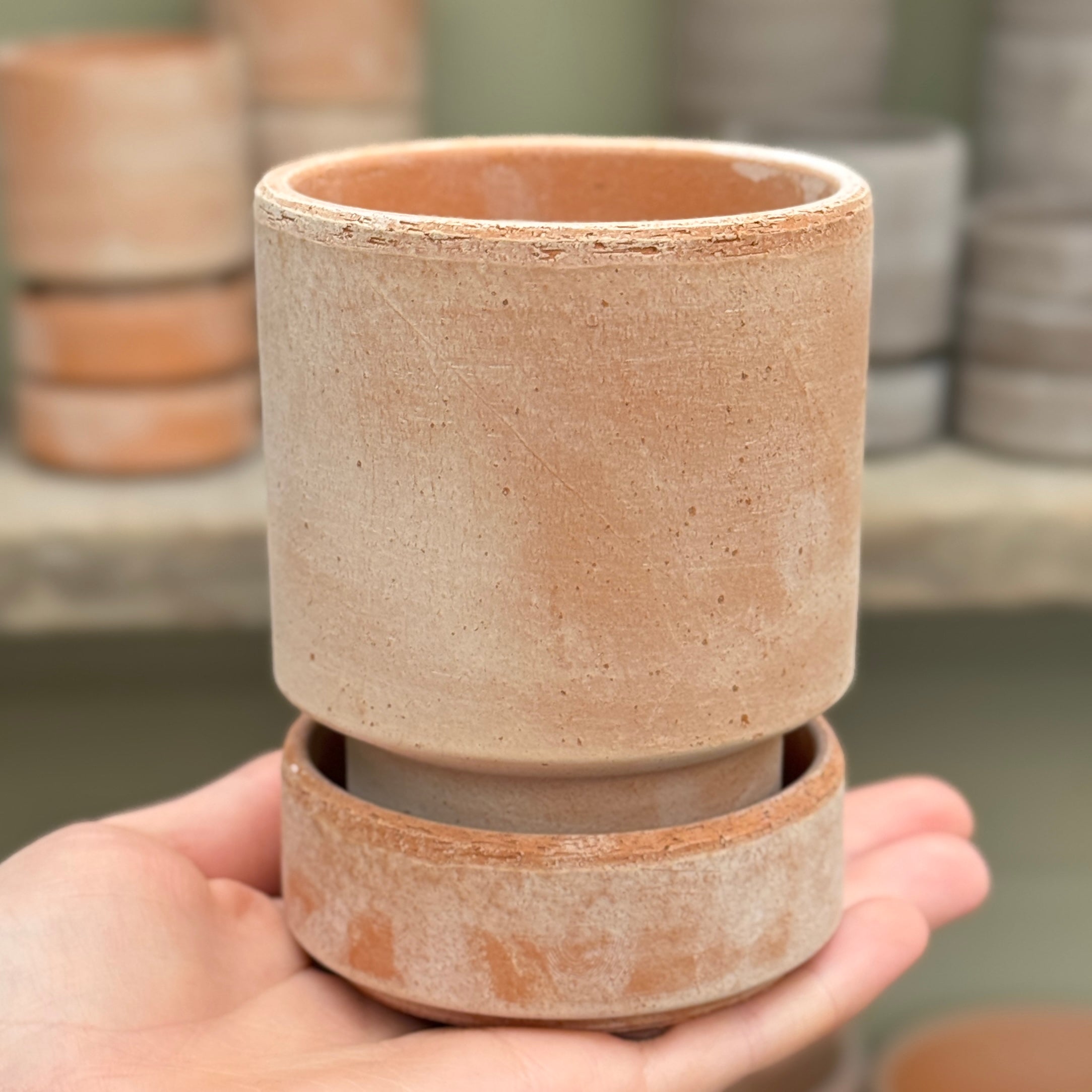 Bergs Potter Hoff Pot & Saucer Set – Grey & Rosa Terracotta