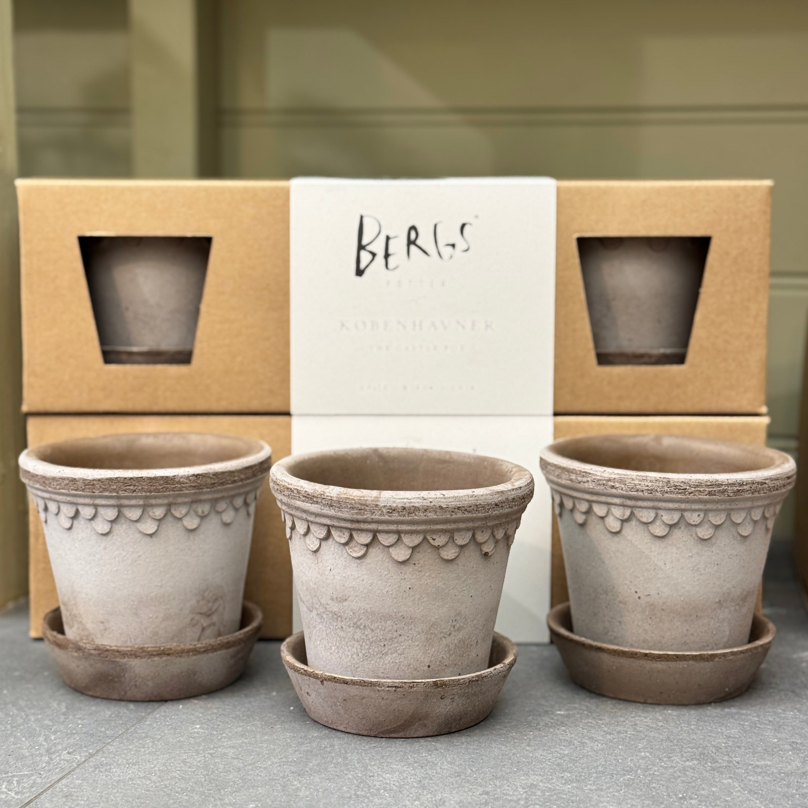 Bergs Potter Copenhagen Pot & Saucer Set of 3 – Grey Terracotta