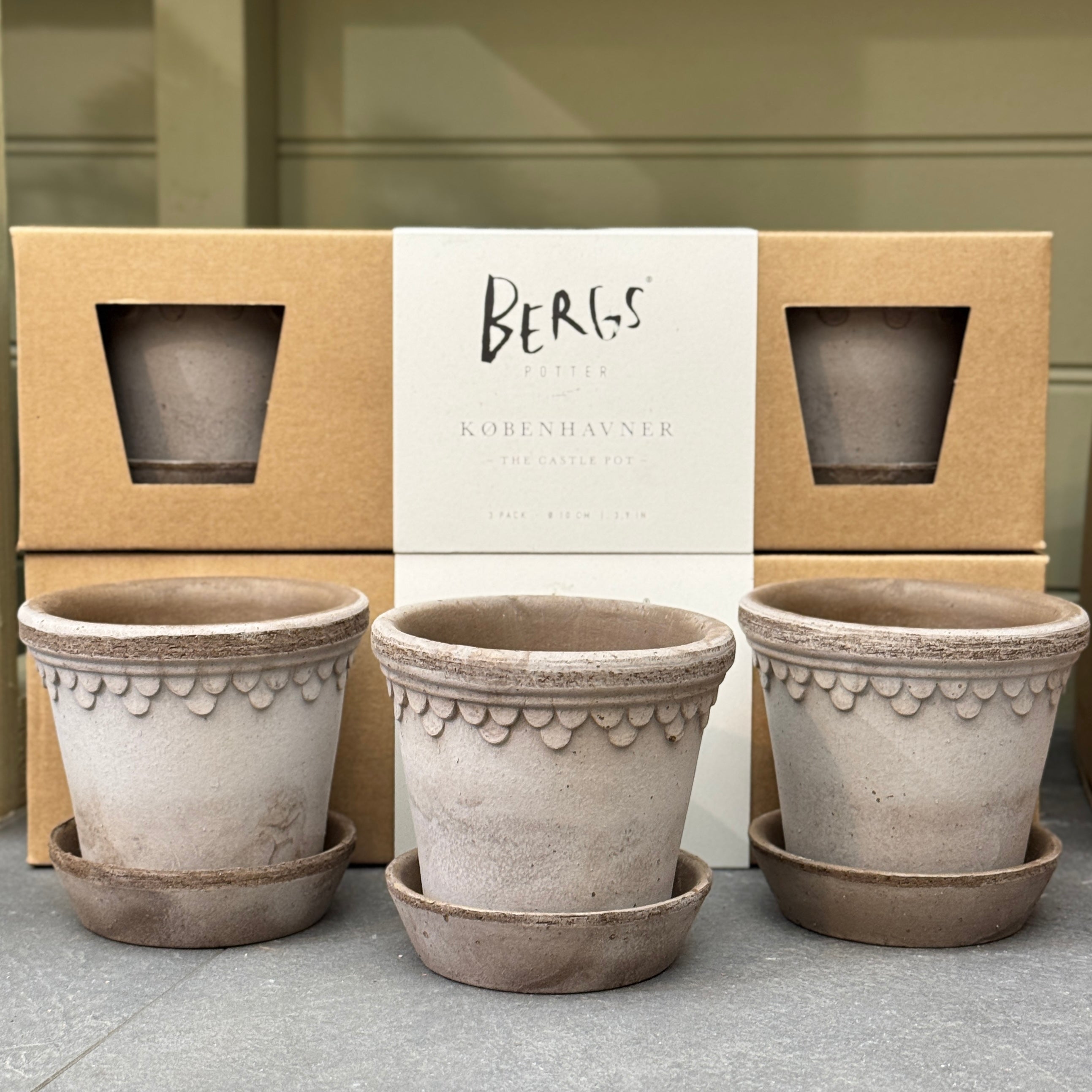 Bergs Potter Copenhagen Pot & Saucer Set of 3 – Grey Terracotta