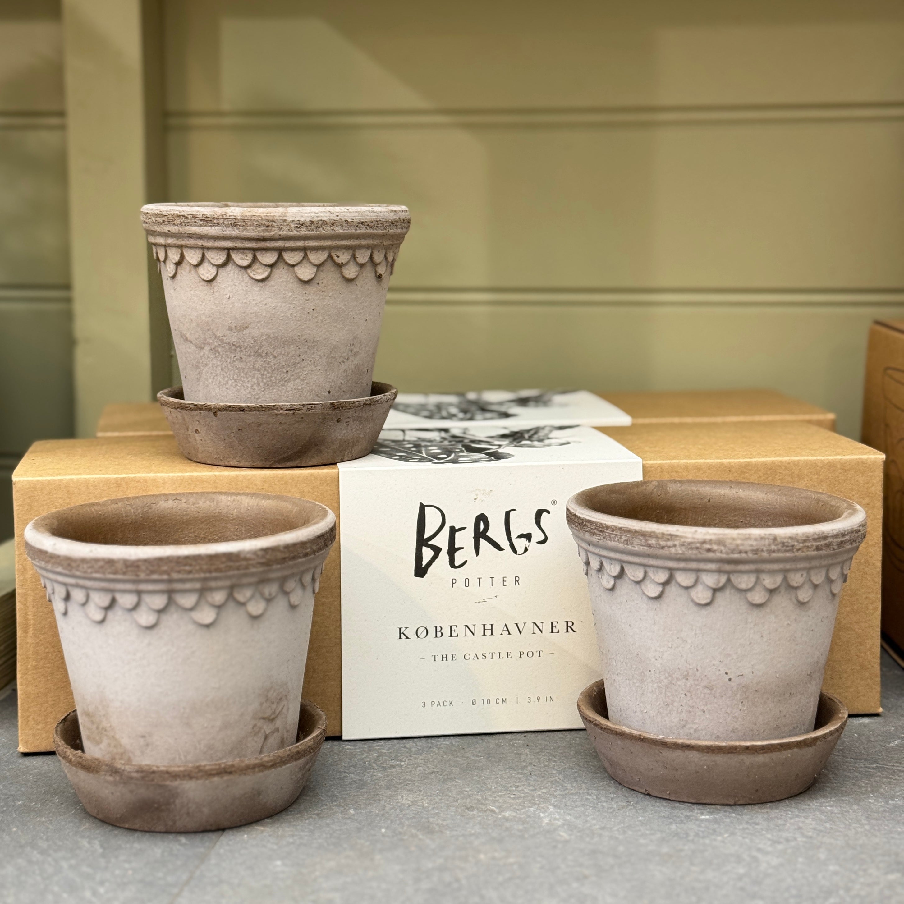 Bergs Potter Copenhagen Pot & Saucer Set of 3 – Grey Terracotta