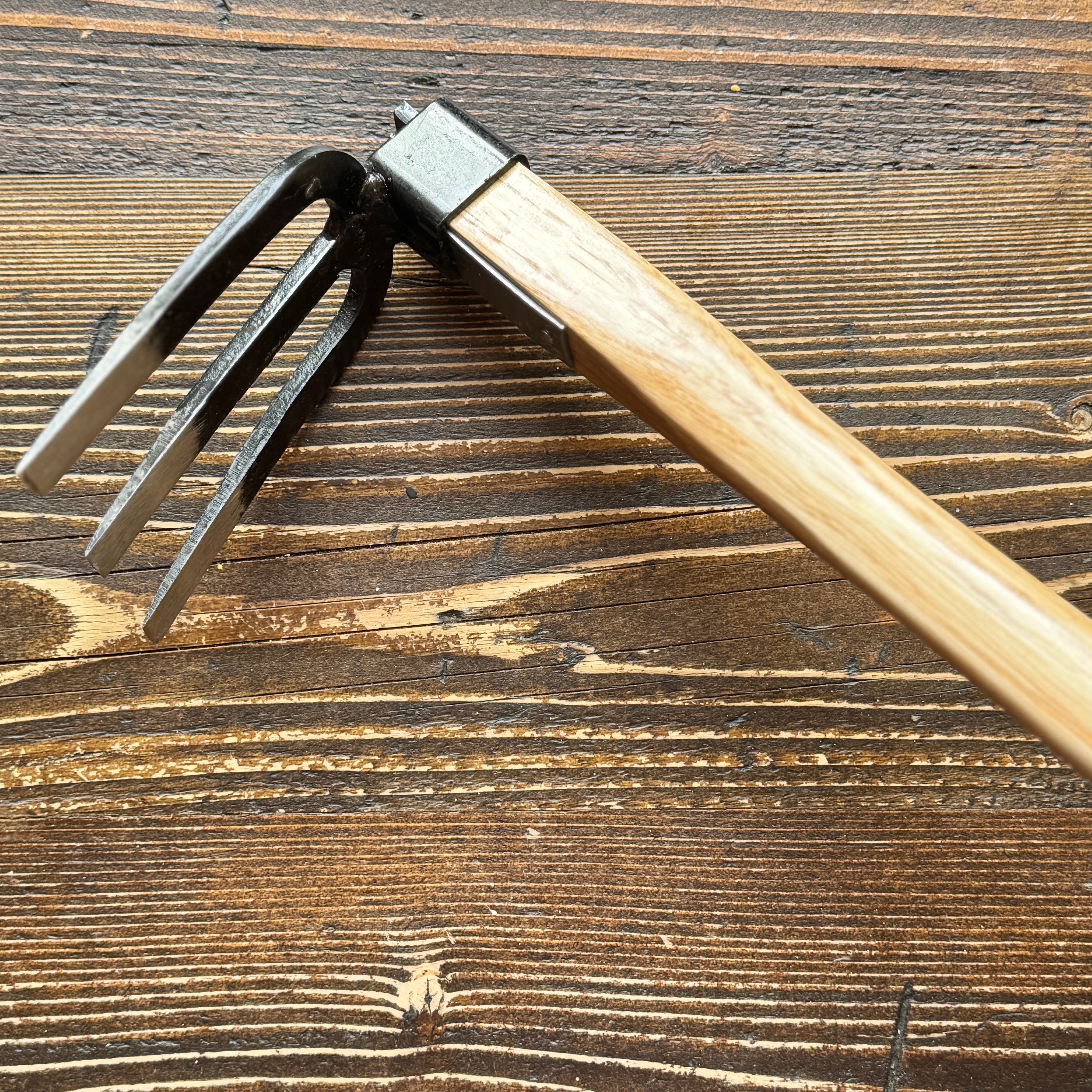 Niwaki Forked Hand Hoe