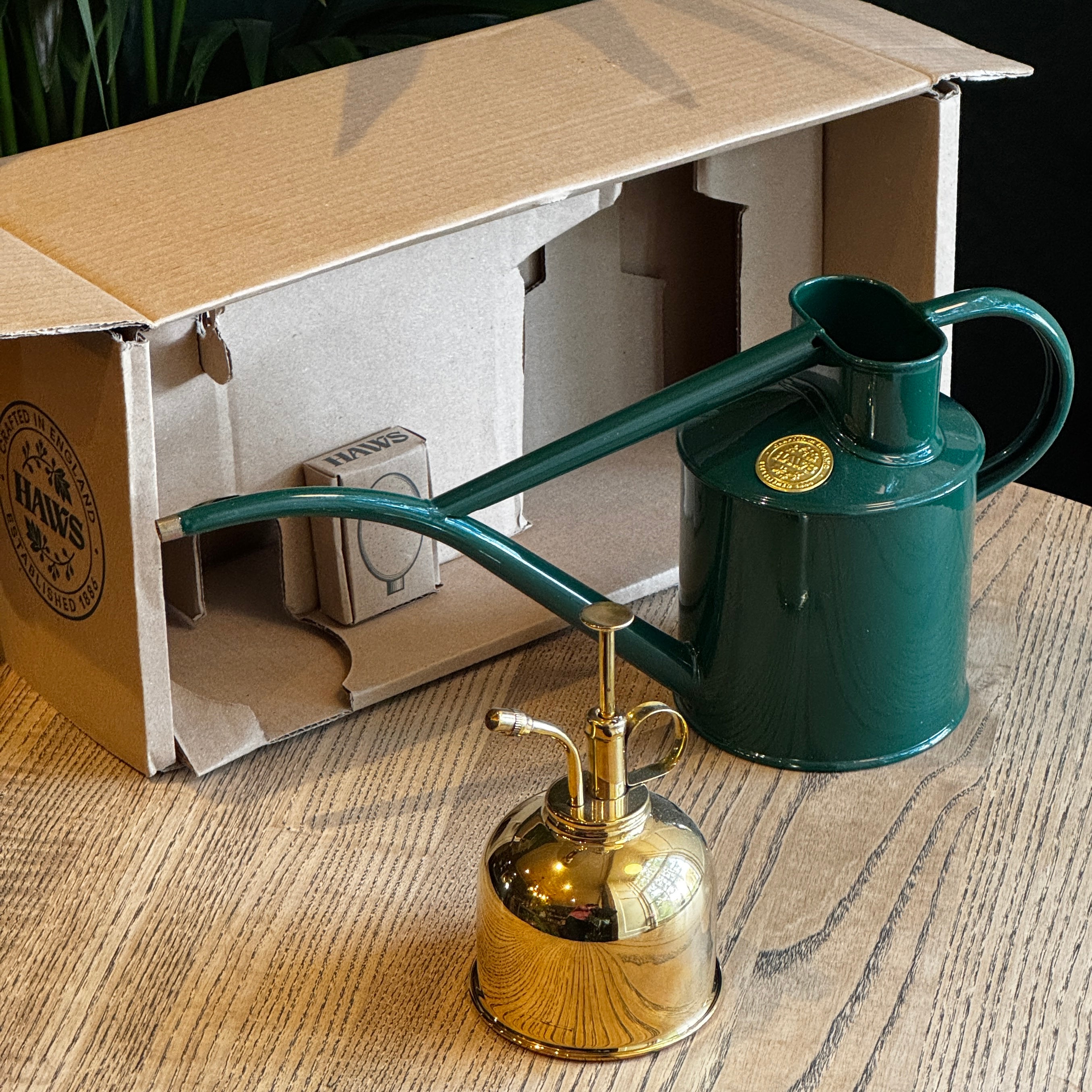 Haws | Green Rowley Ripple & Brass Smethwick Spritzer