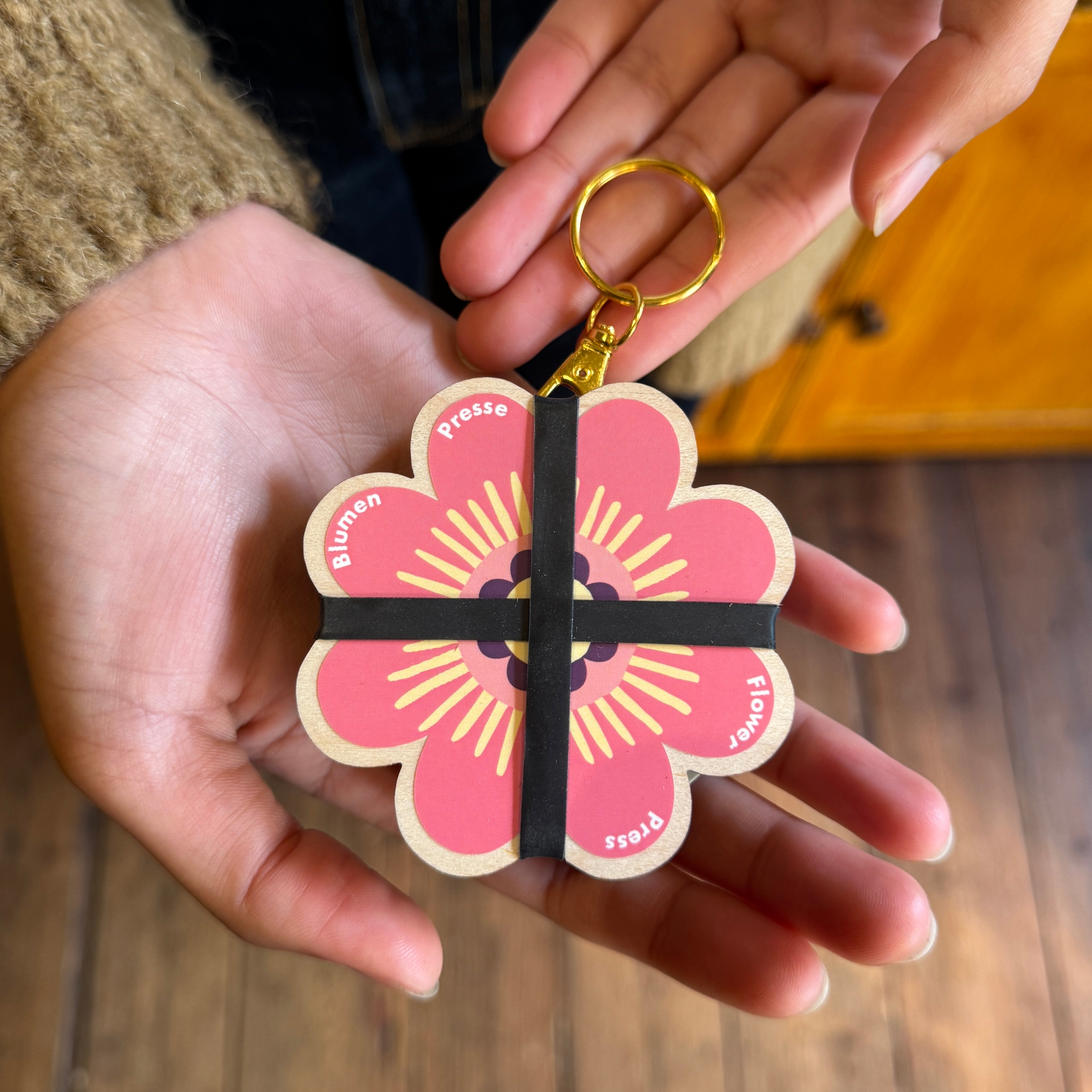 Flower Press Keyring | Studio Wald – grow urban.