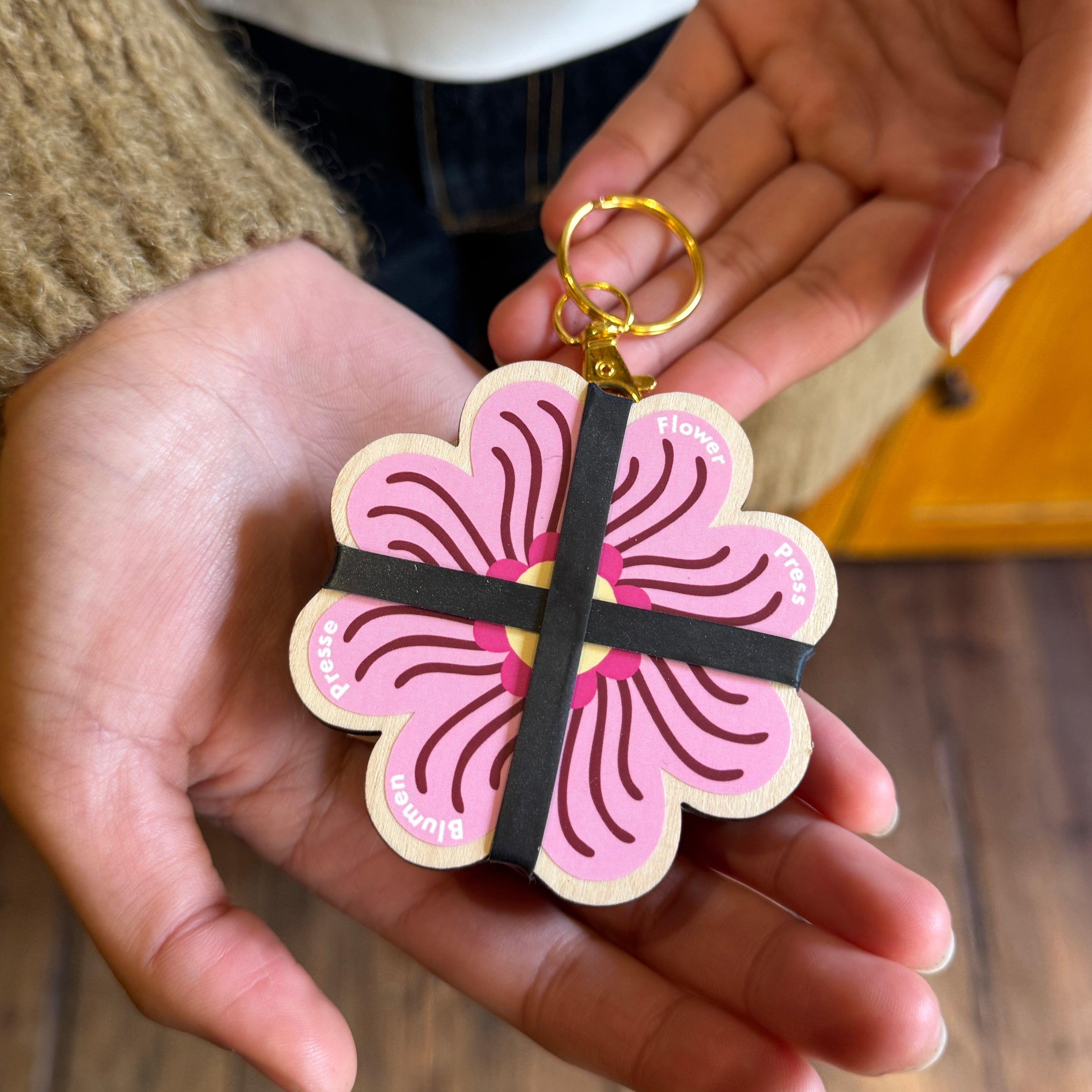 Keyring Flower Press | Studio Wald