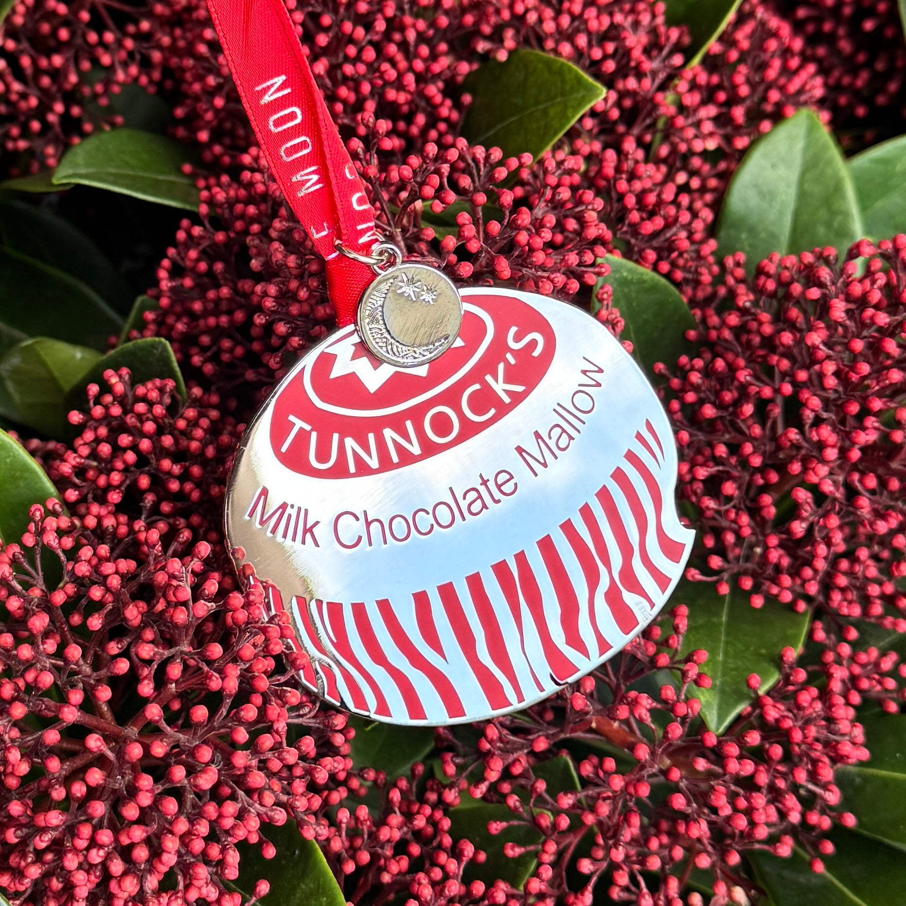 Tunnock’s Teacake Hanging Decoration – Enamel Scottish Ornament