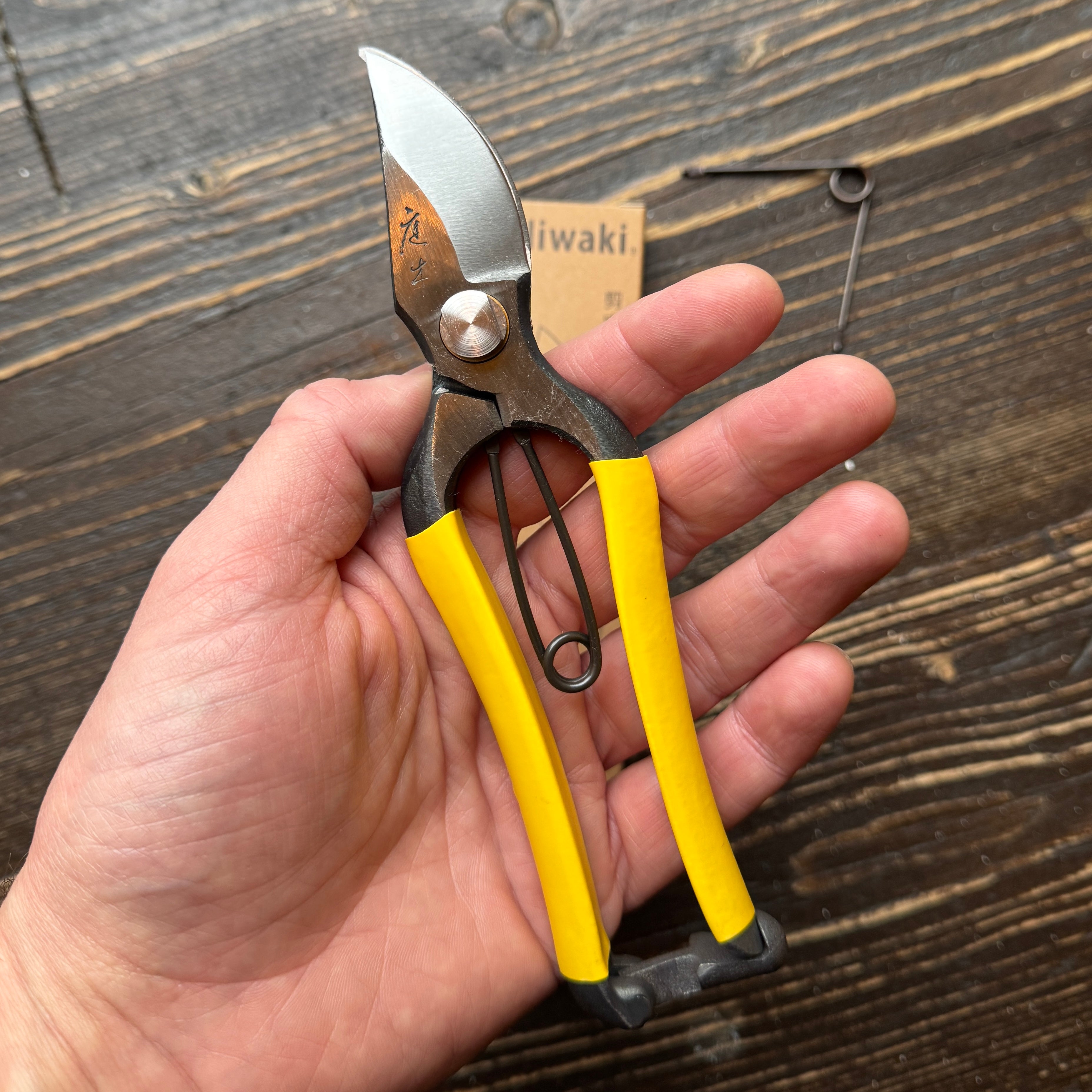 Niwaki GR Pro Secateurs – Right-Handed Small Size
