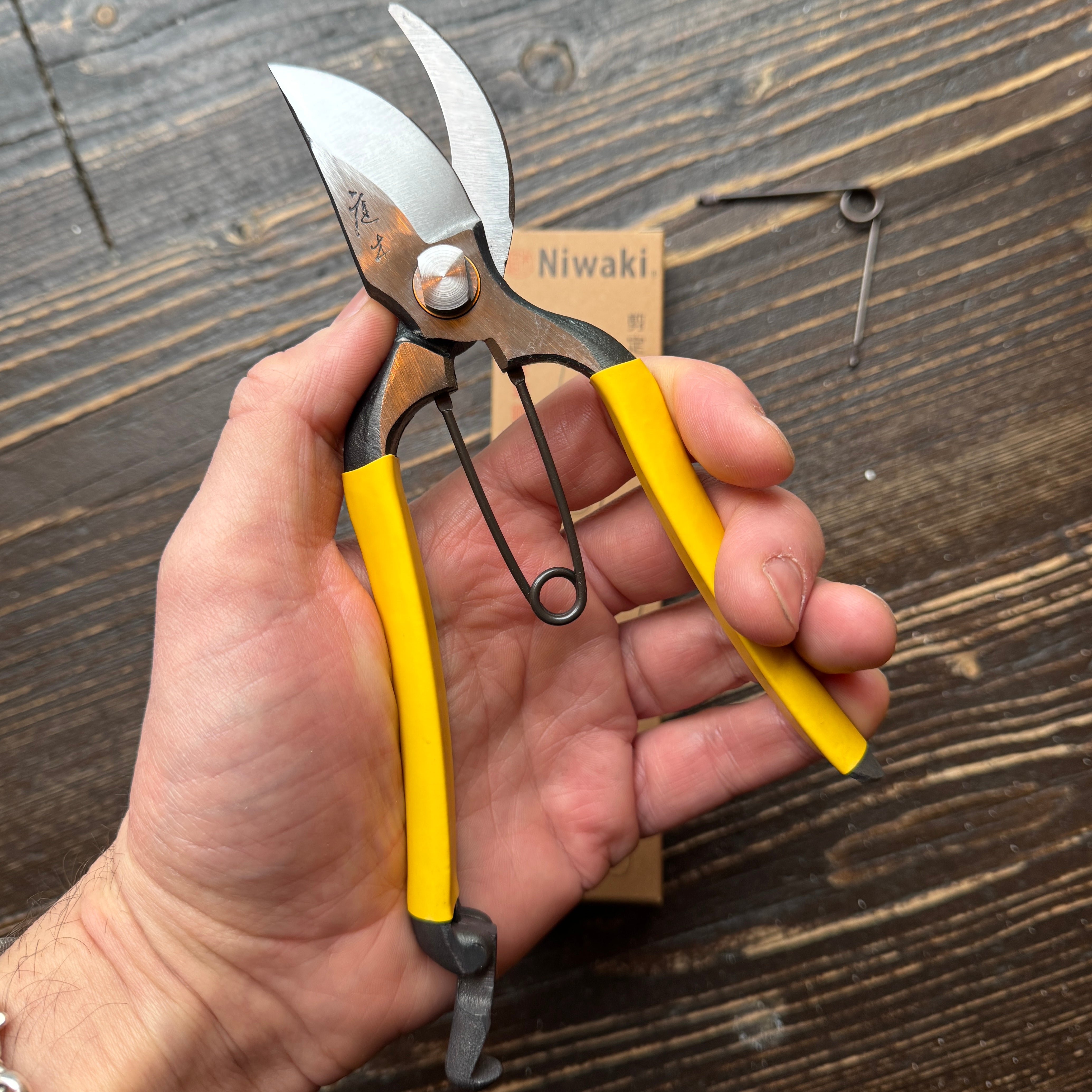 Niwaki GR Pro Secateurs – Right-Handed Small Size
