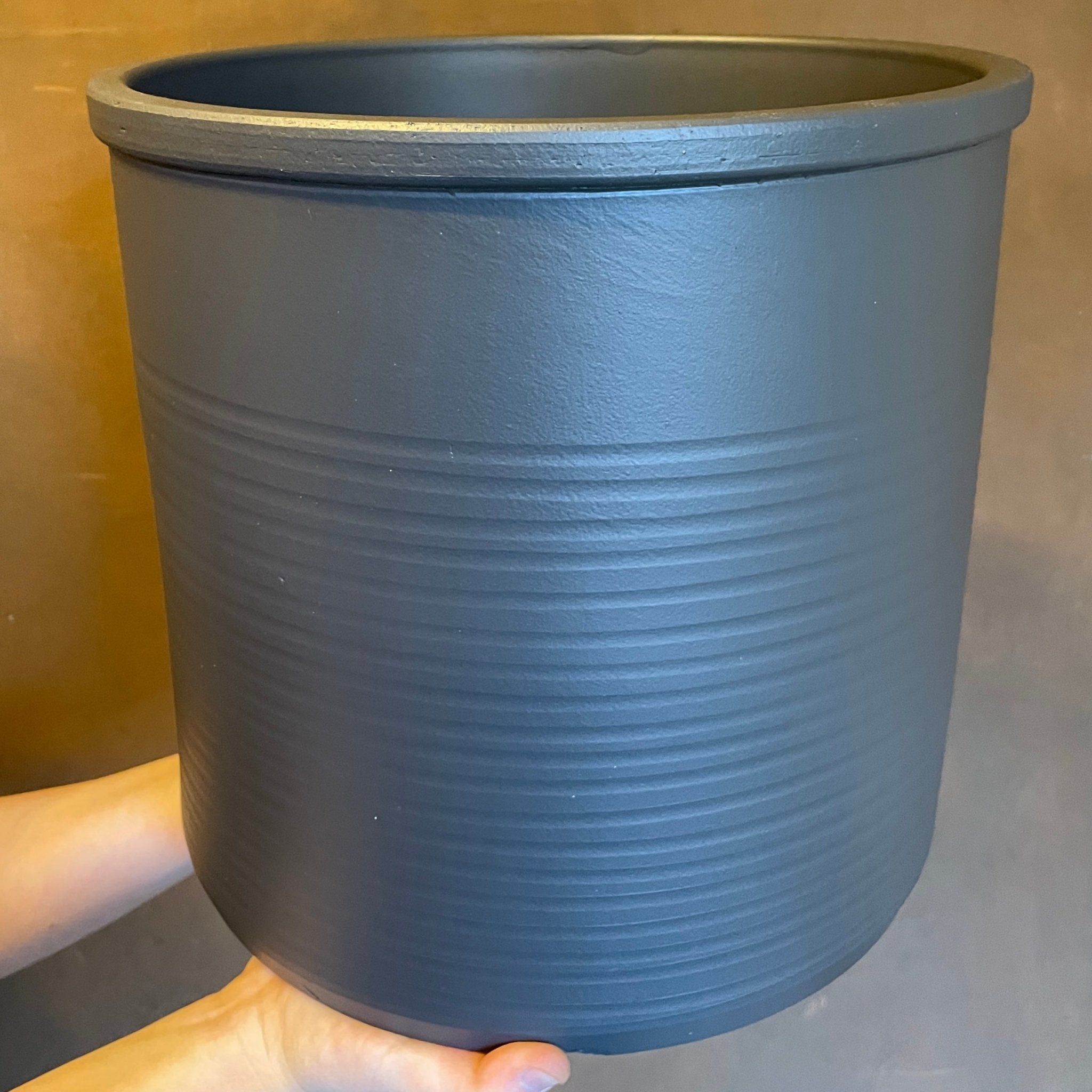 Momo Pot - Charcoal | 32cm - grow urban. UK