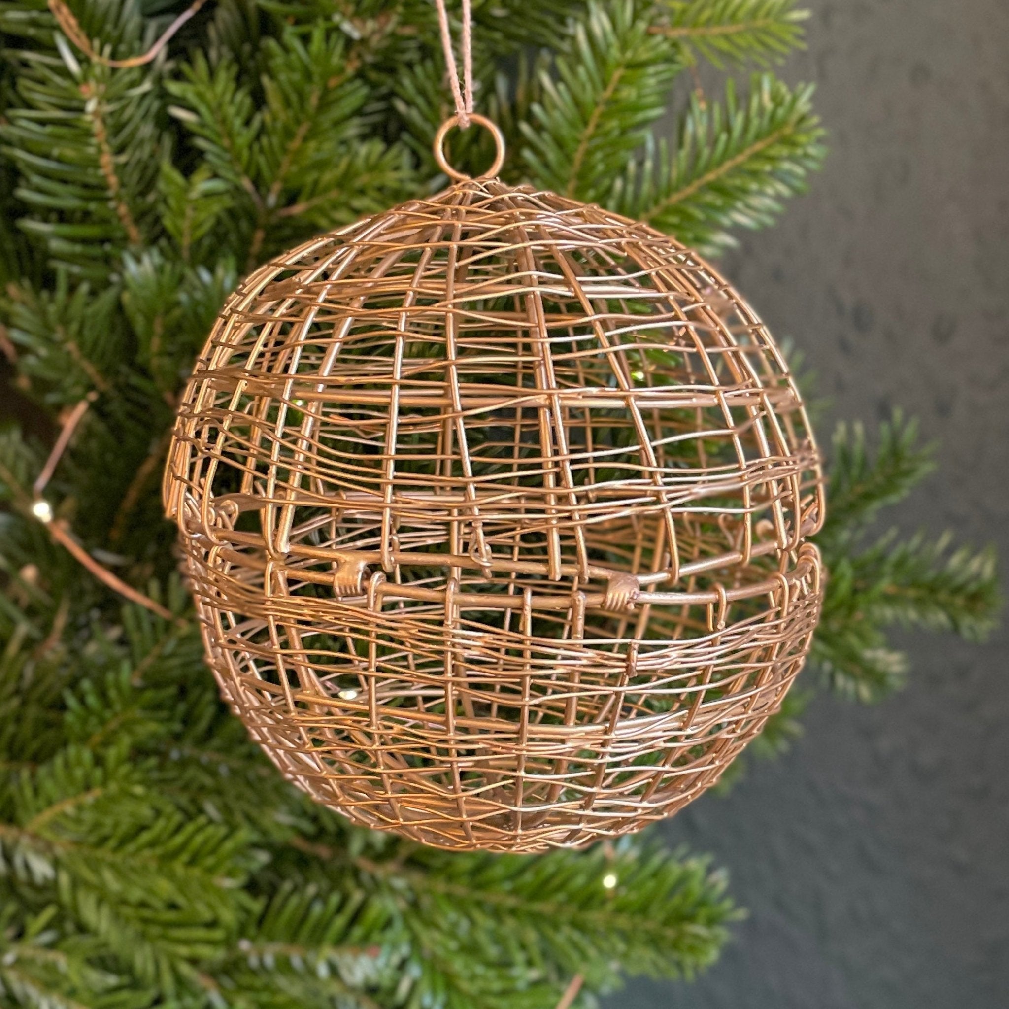 Wire Opening Baubles - grow urban. UK